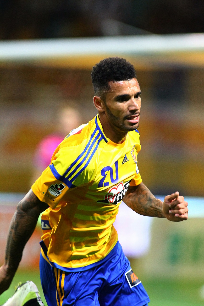 バックナンバー16 カーサベガルタ 渡部博文 ハモンロペス選手サイン会 写真撮影会 開催のお知らせ