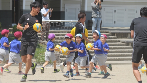 バックナンバー2019 Kizuna未来プロジェクト 宮城明泉学園 明泉丸山幼稚園にて幼稚園キッズサッカーキャラバンを実施しました ベガルタ仙台オフィシャルサイト