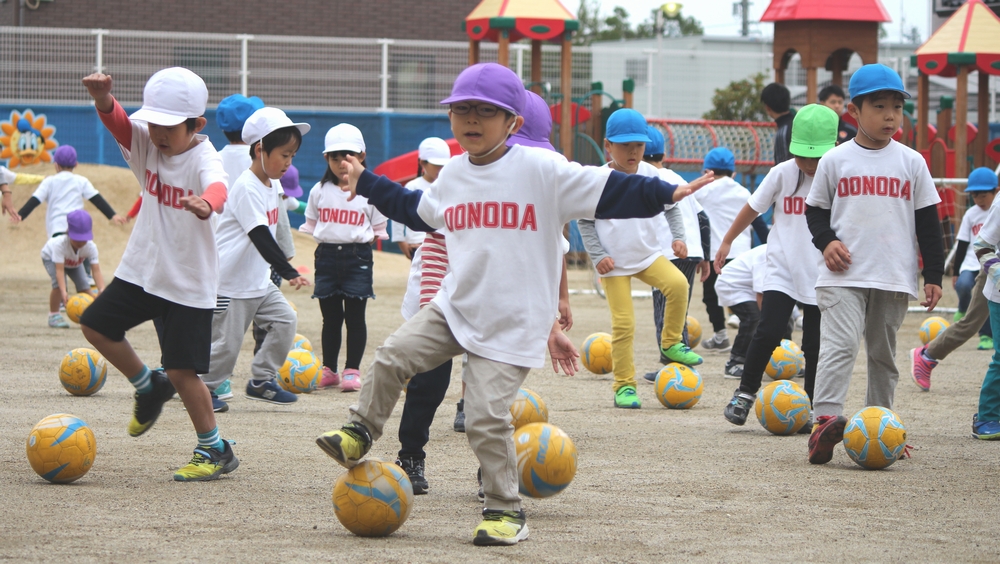 バックナンバー19 Kizuna未来プロジェクト 大野田幼稚園にて 幼稚園キッズサッカーキャラバンを実施しました ベガルタ仙台オフィシャルサイト