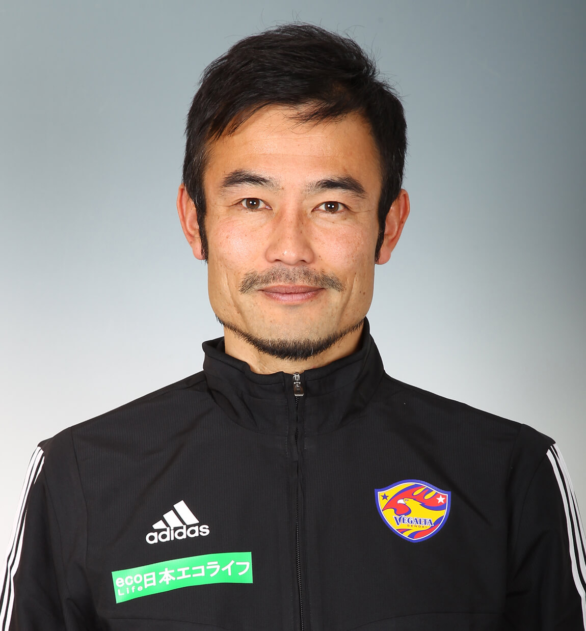 ヘッドコーチ 小林 慶行の写真を紹介