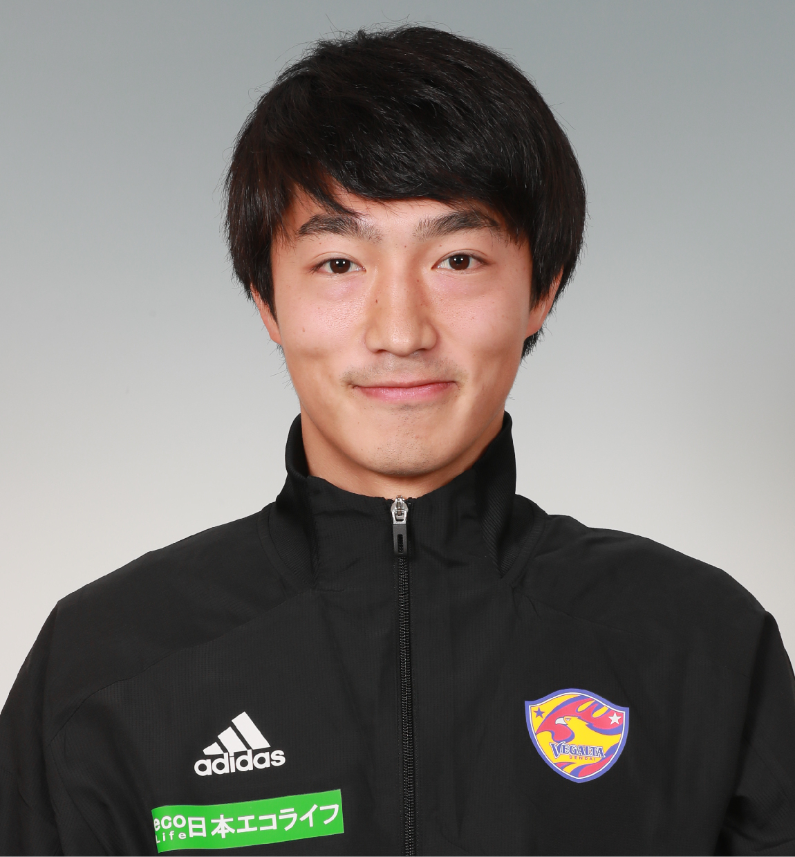 トレーナー 安達　壮の写真を紹介