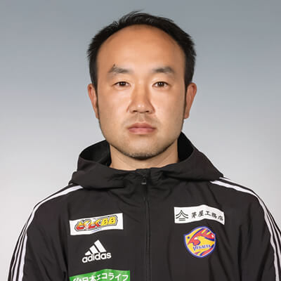 アスレティックトレーナー 岡部 智樹の写真を紹介