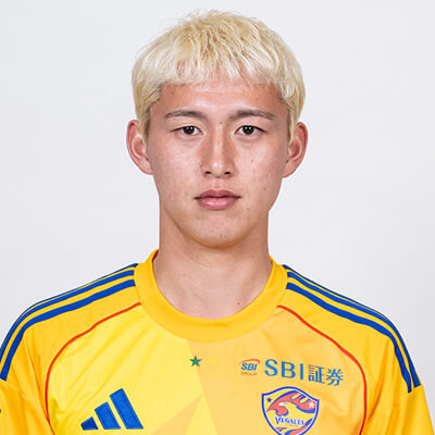 FW 荒木 駿太の写真を紹介