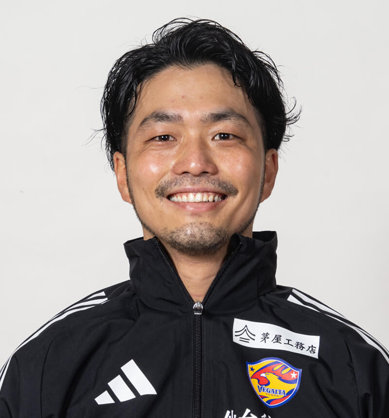 トレーナー 生駒 泰右の写真を紹介