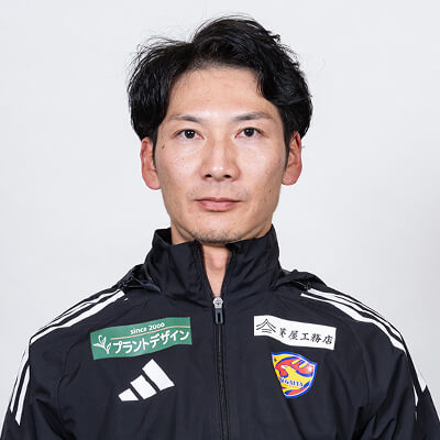 チーフトレーナー 平 雅成の写真を紹介